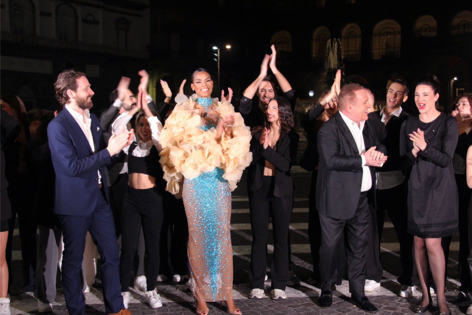 PARADISE approda al Teatro San Carlo e accende la scena con grandi protagonisti: da Lina Sastri a Ivana Canovic,  il maestro Andrea Griminelli e l’energia di STE. 